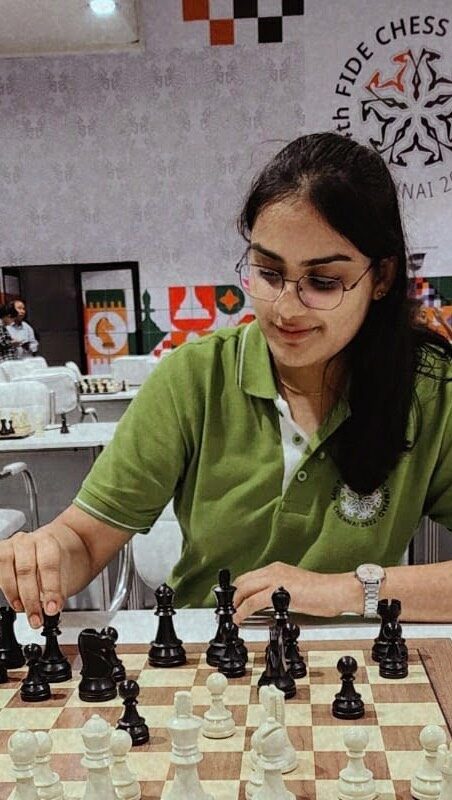 Instagram post from pioneers_chess_academy. This post is in position 5.